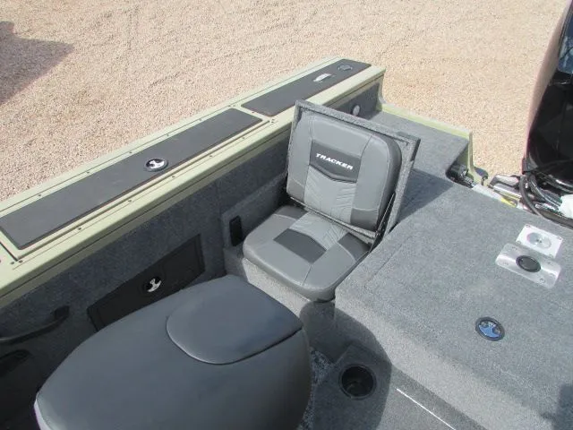 Slide: The Image of Tracker Targa 18 Combo Tournament Edition 2026 - 16