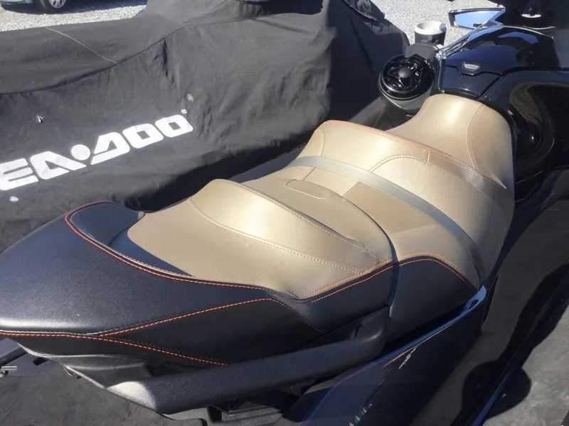 Slide: The Image of Sea-Doo GTX 230 AUD 2023 - 3