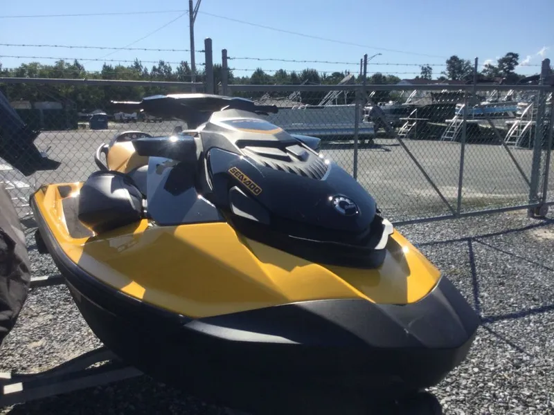 Slide: The Image of Sea-Doo GTR 230 2022 - 2