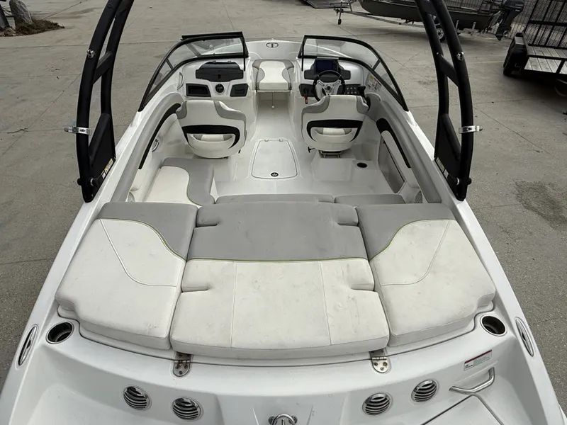 Slide: The Image of Tahoe 700 2019 - 10