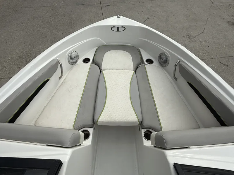 Slide: The Image of Tahoe 700 2019 - 11