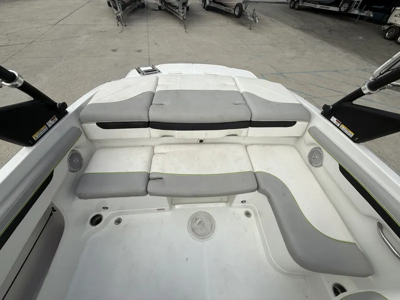 Slide: The Image of Tahoe 700 2019 - 13