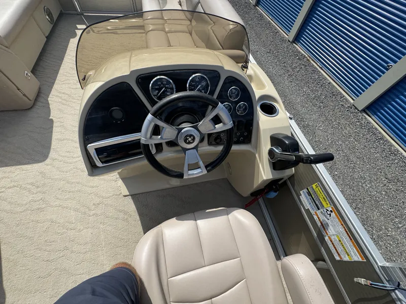 Slide: The Image of Sweetwater SWEETWATER SW 2286 2013 - 16