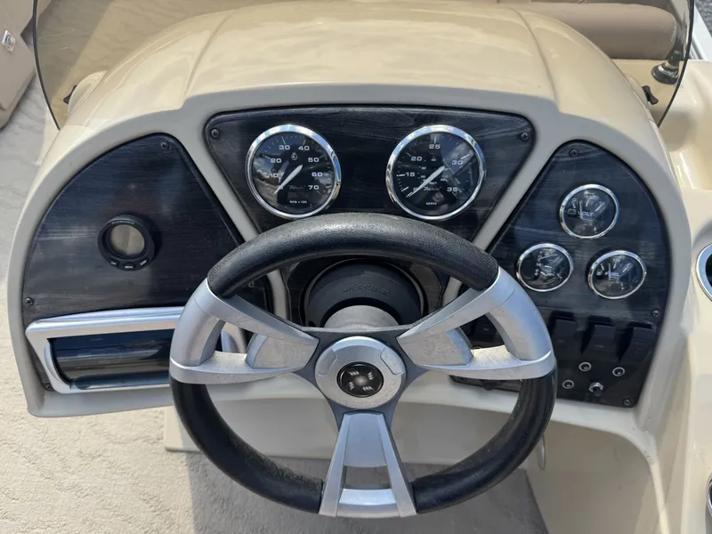 Slide: The Image of Sweetwater SWEETWATER SW 2286 2013 - 19