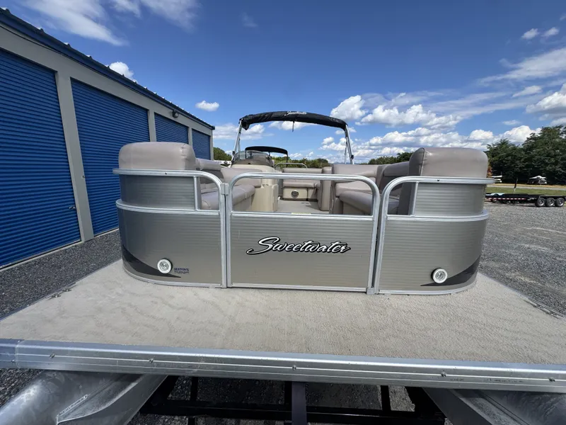 Slide: The Image of Sweetwater SWEETWATER SW 2286 2013 - 25