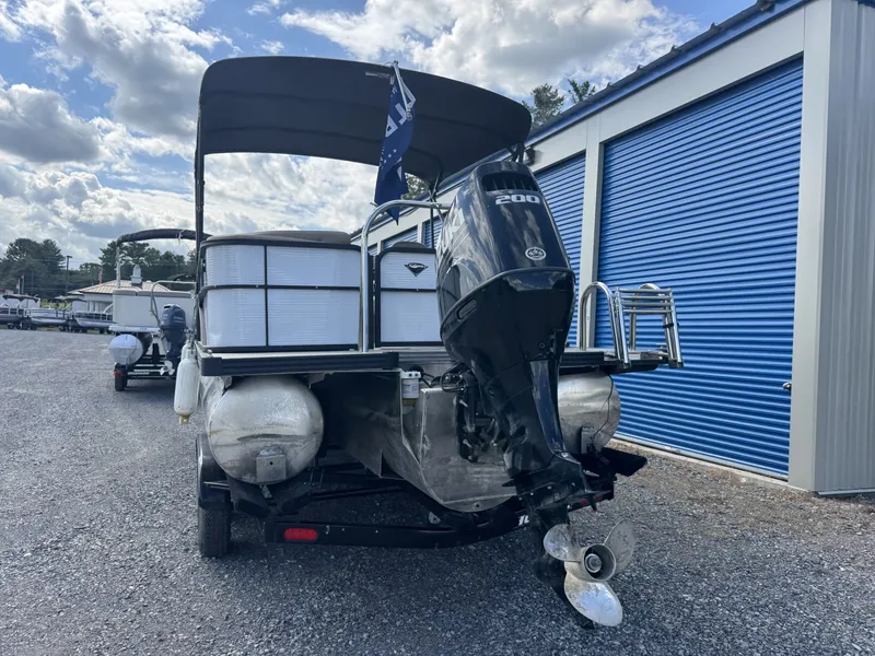 Slide: The Image of Manitou 23 Aurora LE RF VP II 2022 - 5