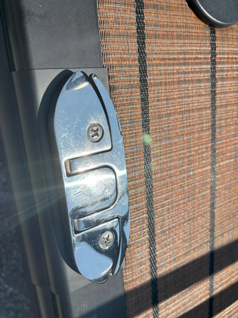 Slide: The Image of Bentley Pontoons Elite 253 DC Swingback 2026 - 28