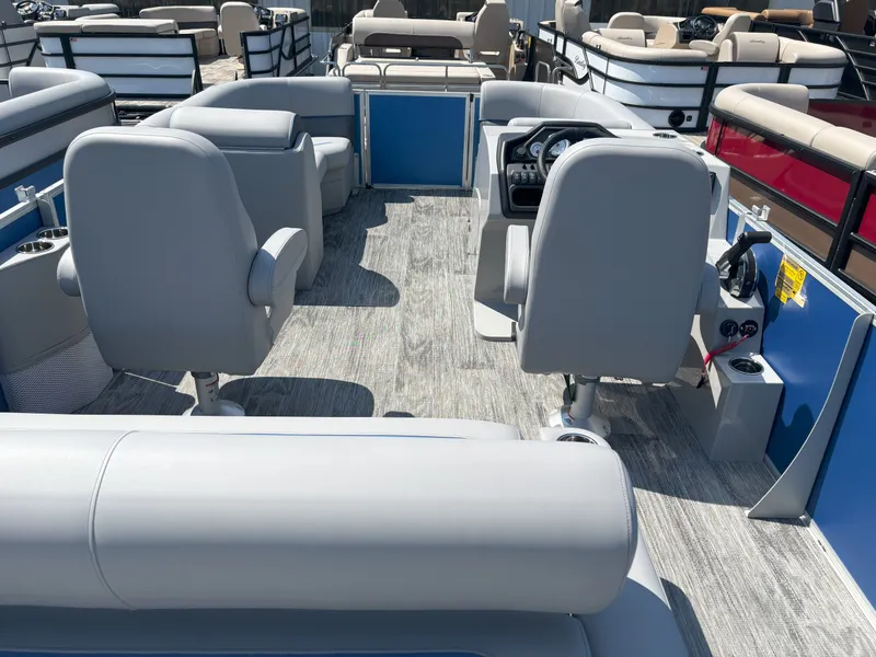 Slide: The Image of Bentley Pontoons Legacy 200 Swingback 2026 - 15