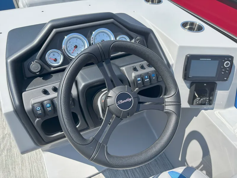 Slide: The Image of Bentley Pontoons Legacy 200 Swingback 2026 - 17