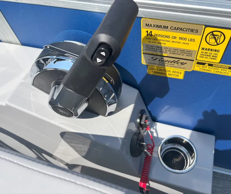 Slide: The Image of Bentley Pontoons Legacy 200 Swingback 2026 - 18