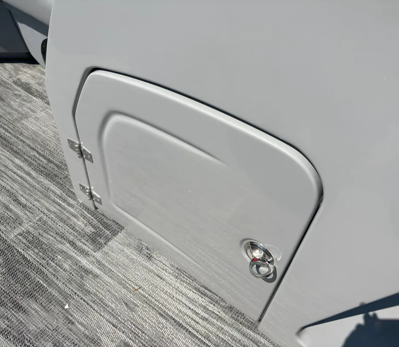 Slide: The Image of Bentley Pontoons Legacy 200 Swingback 2026 - 20