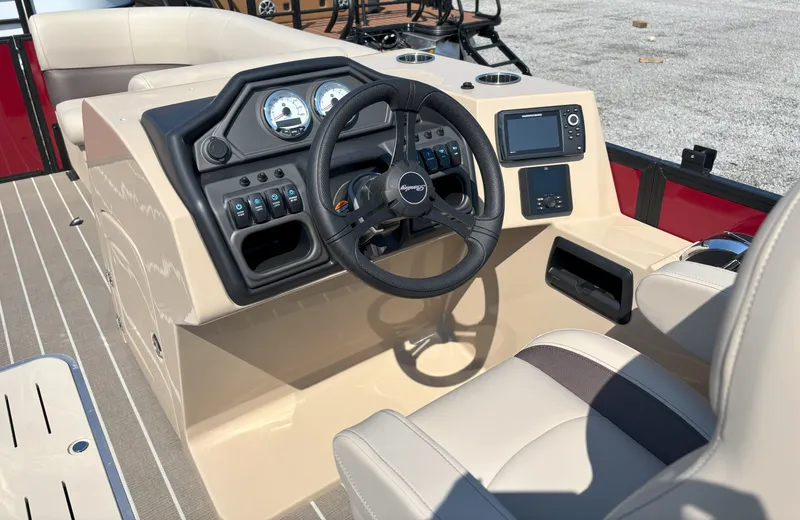 Slide: The Image of Bentley Pontoons Legacy 223 Swingback 2026 - 20