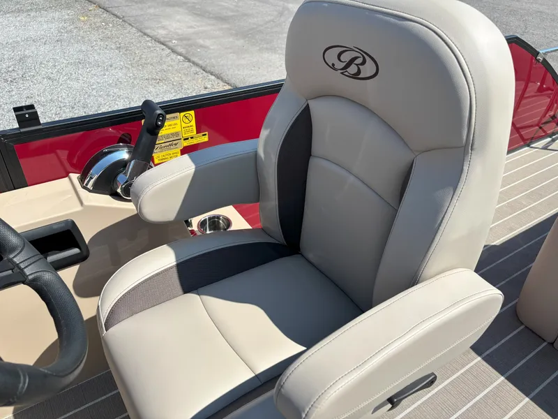 Slide: The Image of Bentley Pontoons Legacy 223 Swingback 2026 - 21