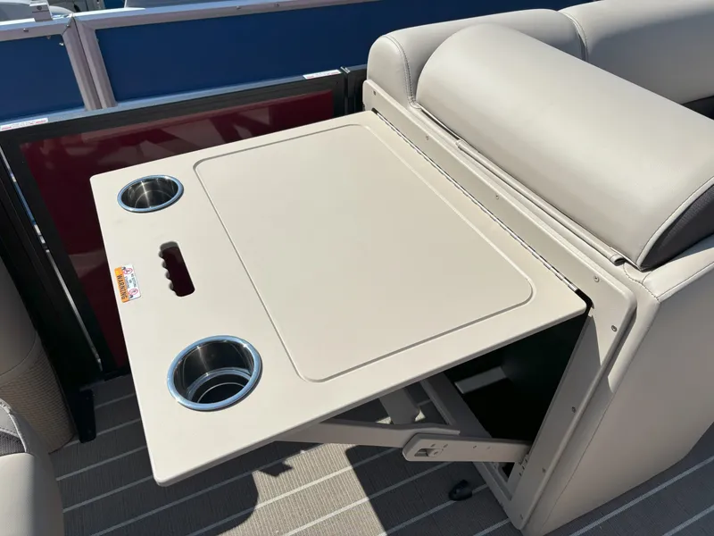 Slide: The Image of Bentley Pontoons Legacy 223 Swingback 2026 - 5
