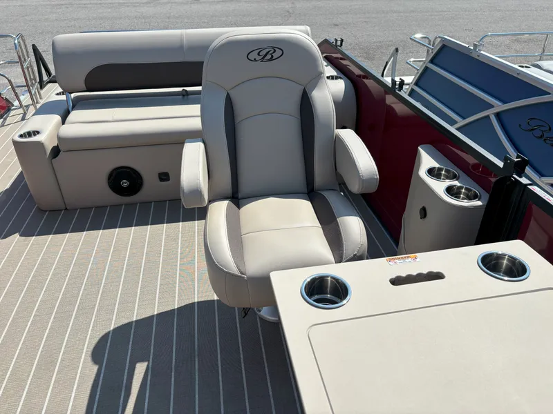 Slide: The Image of Bentley Pontoons Legacy 223 Swingback 2026 - 8
