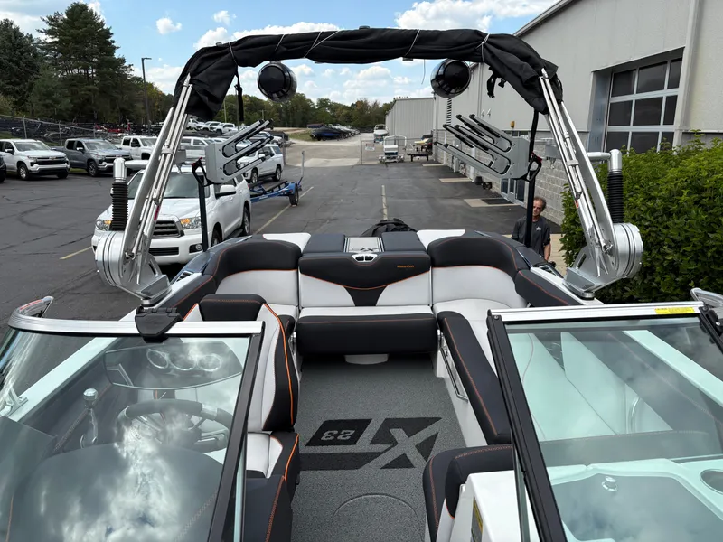 Slide: The Image of MasterCraft XT23 2020 - 18