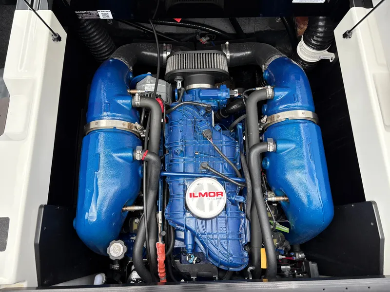 Slide: The Image of MasterCraft XT23 2020 - 19