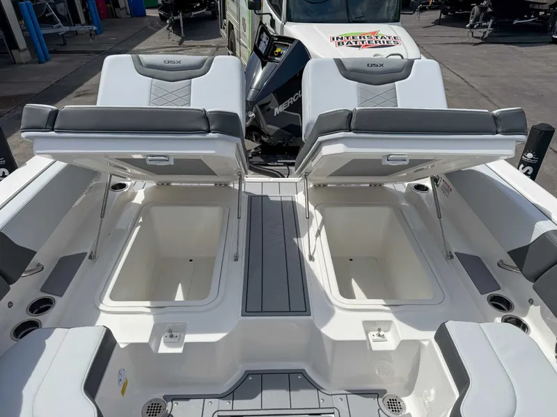 Slide: The Image of Chaparral 250 OSX 2025 - 11