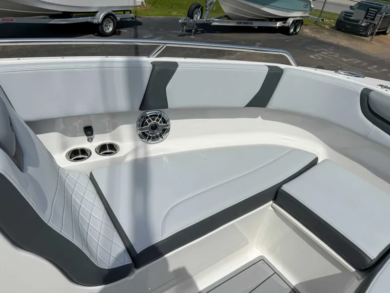 Slide: The Image of Chaparral 250 OSX 2025 - 17