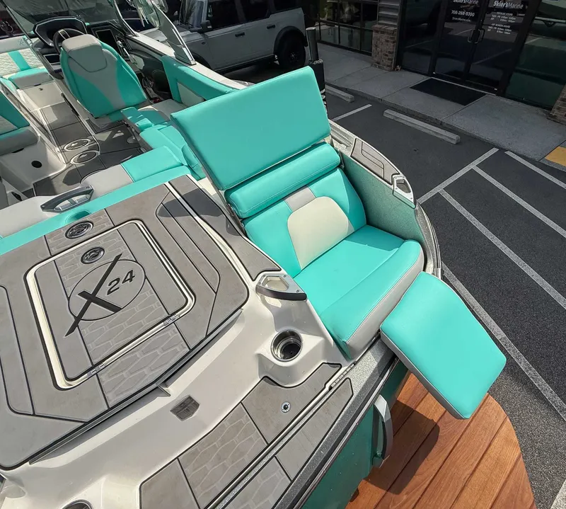 Slide: The Image of MasterCraft X24 2021 - 11