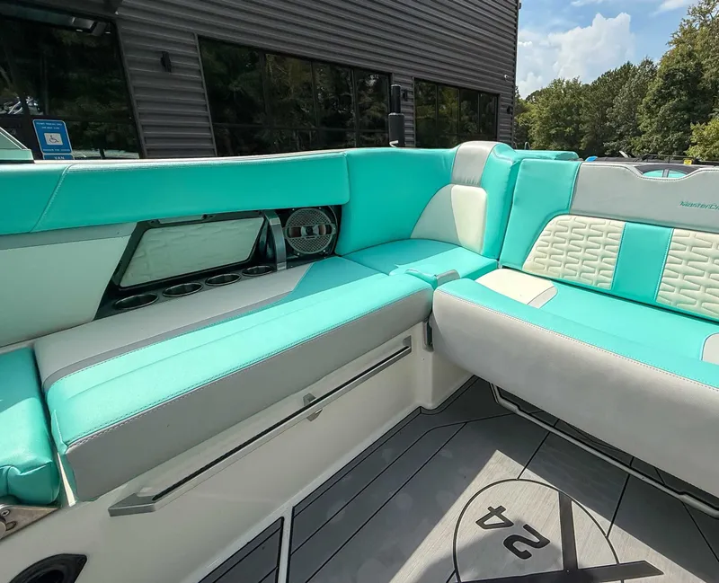 Slide: The Image of MasterCraft X24 2021 - 20