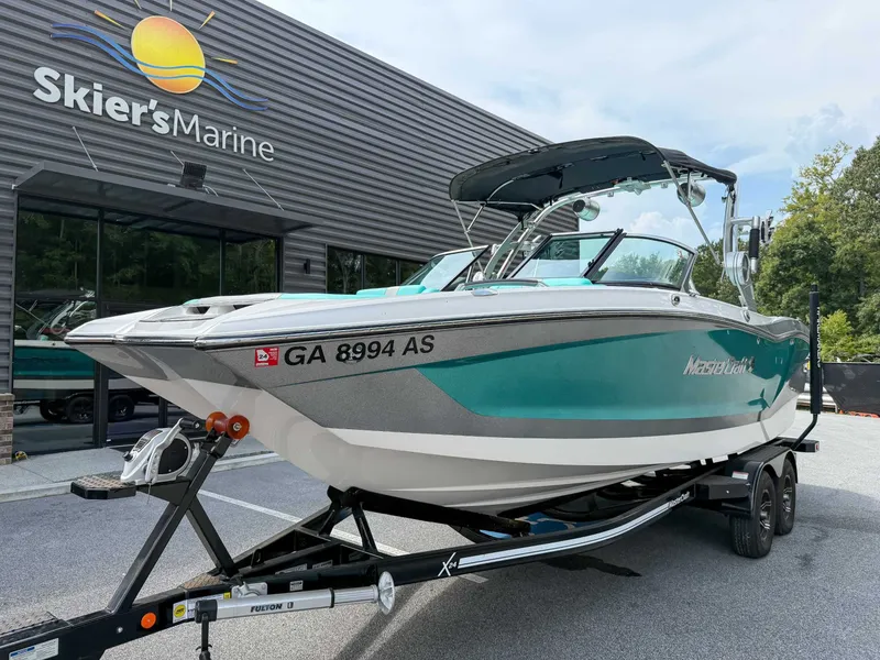 Slide: The Image of MasterCraft X24 2021 - 3