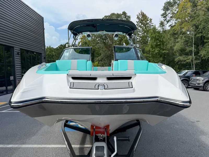 Slide: The Image of MasterCraft X24 2021 - 4