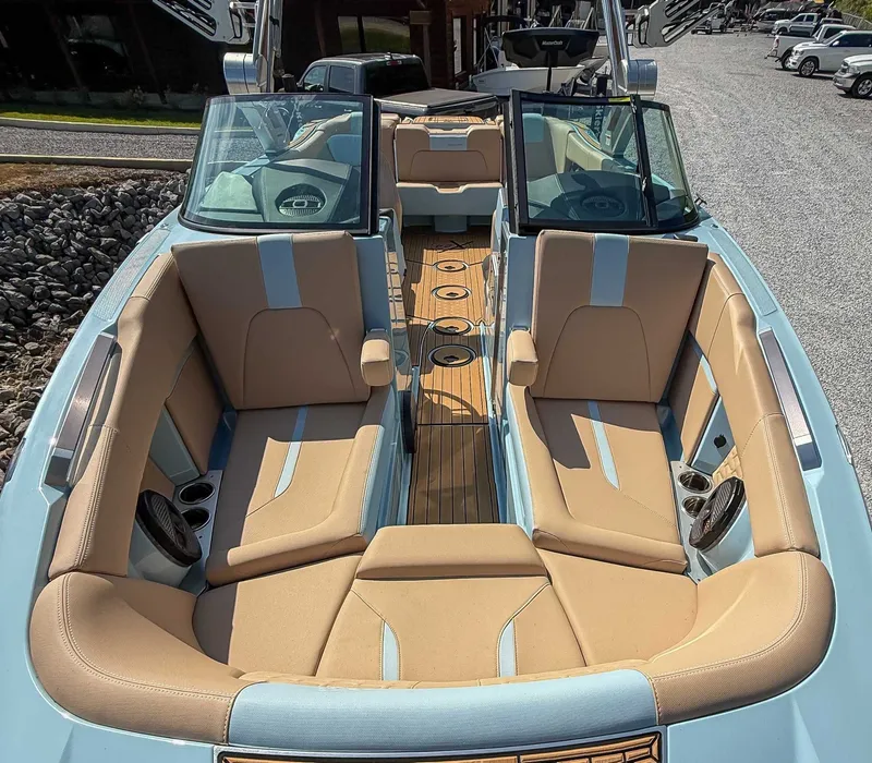 Slide: The Image of MasterCraft X24 2024 - 14