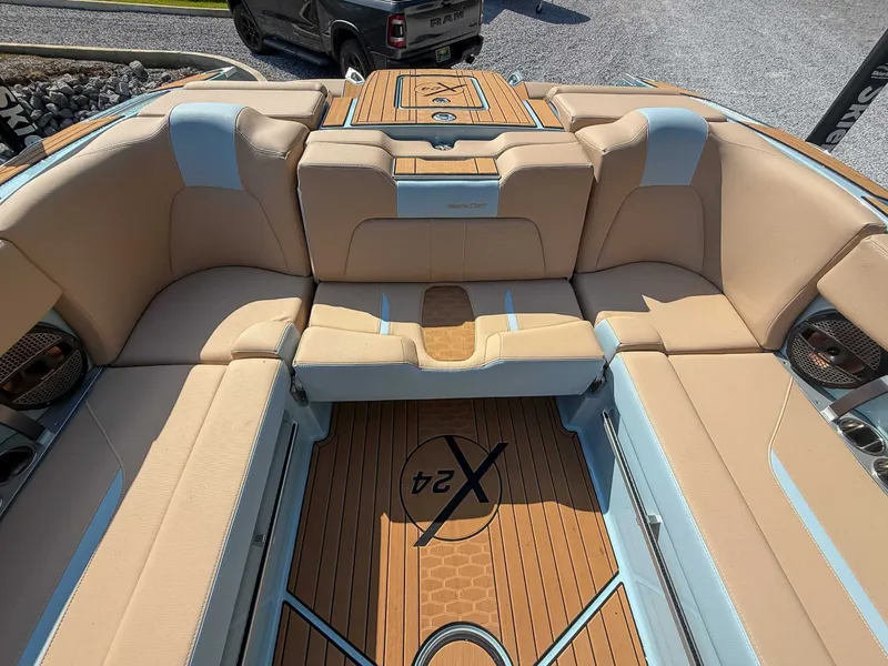 Slide: The Image of MasterCraft X24 2024 - 18