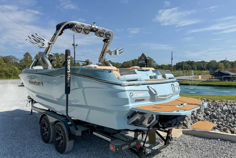 Slide: The Image of MasterCraft X24 2024 - 7