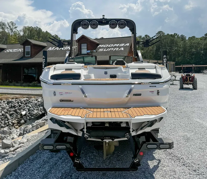 Slide: The Image of MasterCraft X24 2024 - 10