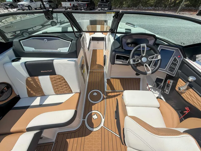 Slide: The Image of MasterCraft X24 2024 - 14