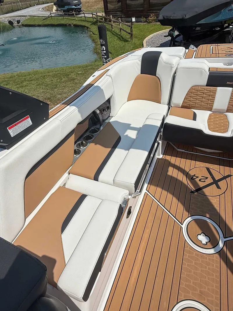 Slide: The Image of MasterCraft X24 2024 - 19