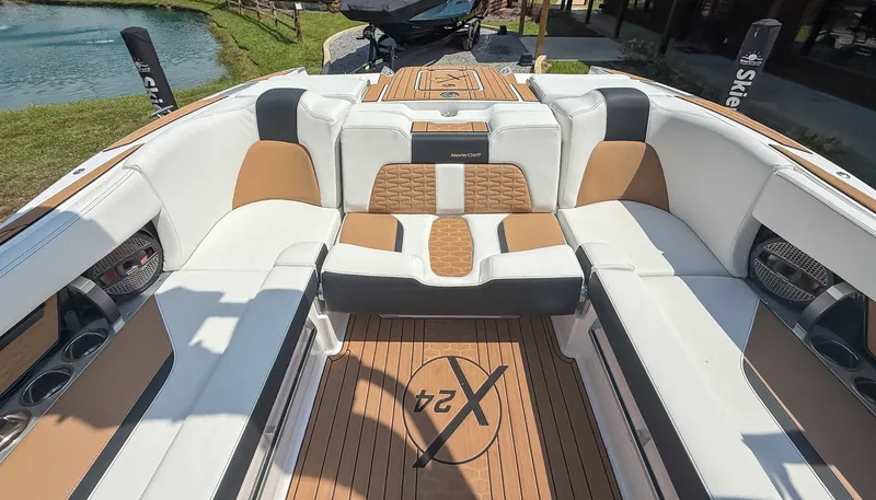 Slide: The Image of MasterCraft X24 2024 - 20