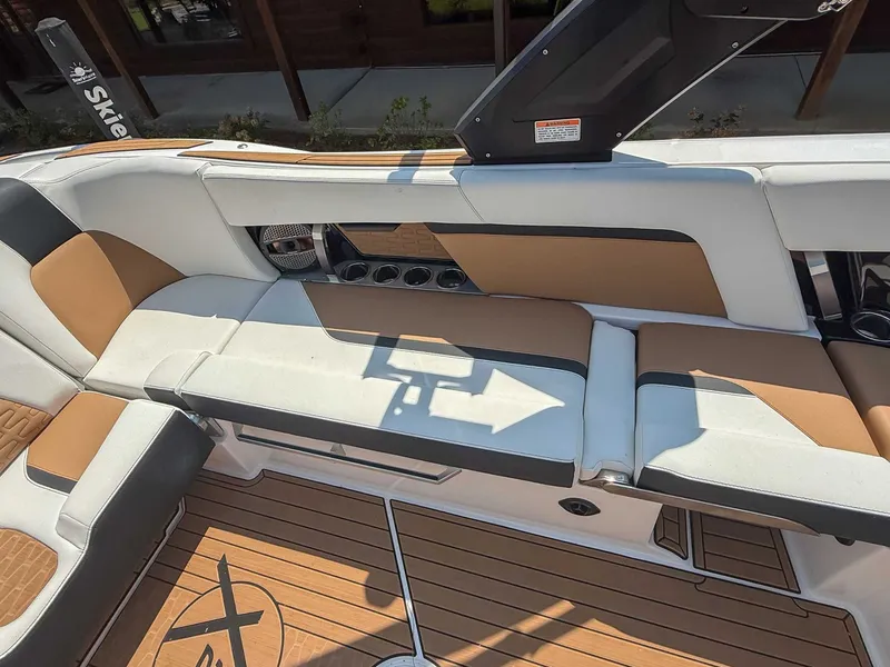 Slide: The Image of MasterCraft X24 2024 - 21