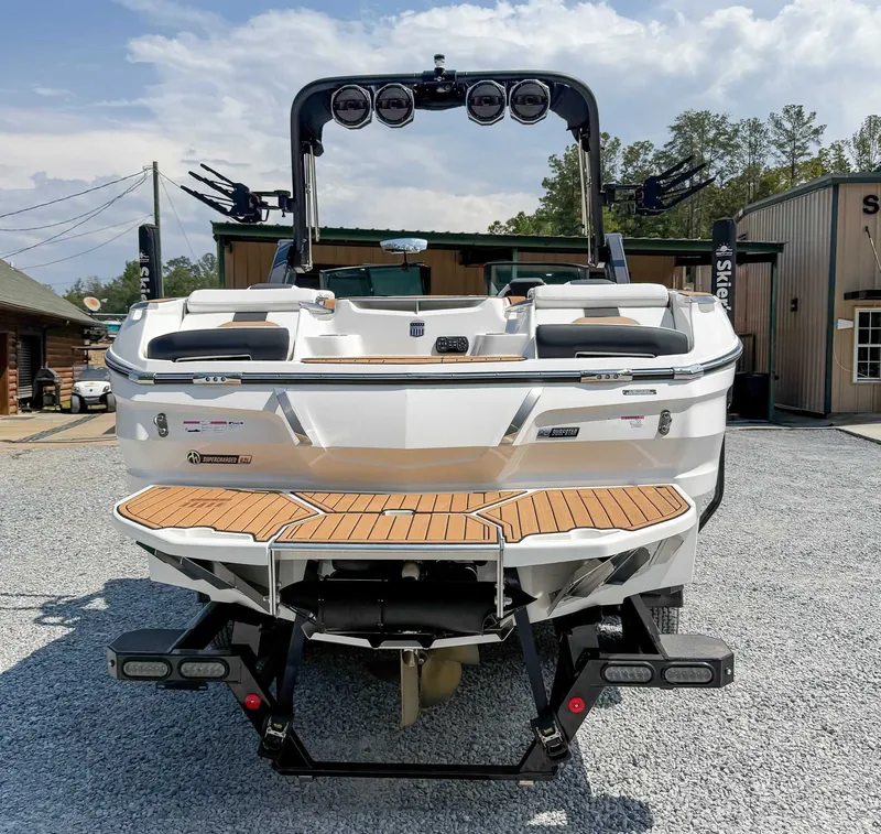 Slide: The Image of MasterCraft X24 2024 - 9