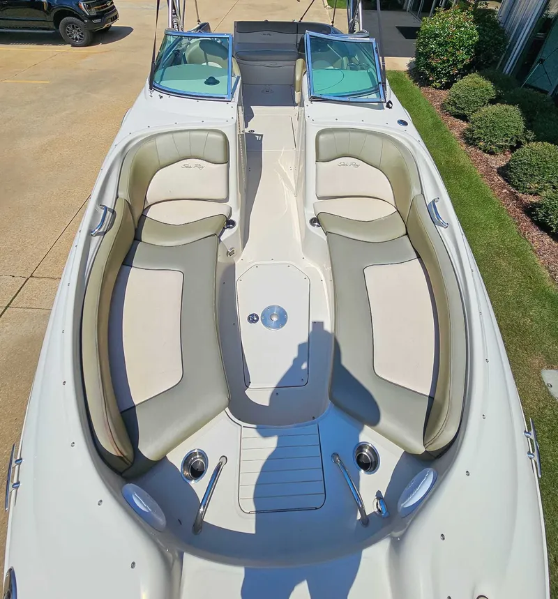 Slide: The Image of Sea Ray 240 Sundeck 2005 - 11