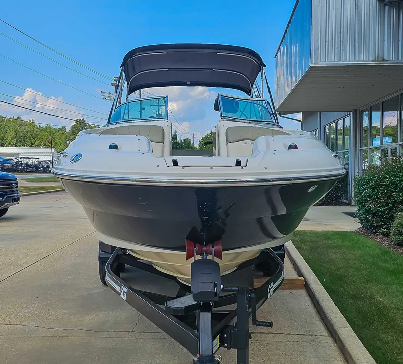 Slide: The Image of Sea Ray 240 Sundeck 2005 - 4