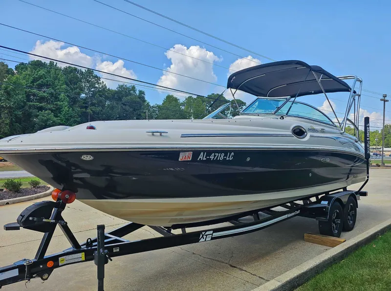 Slide: The Image of Sea Ray 240 Sundeck 2005 - 5