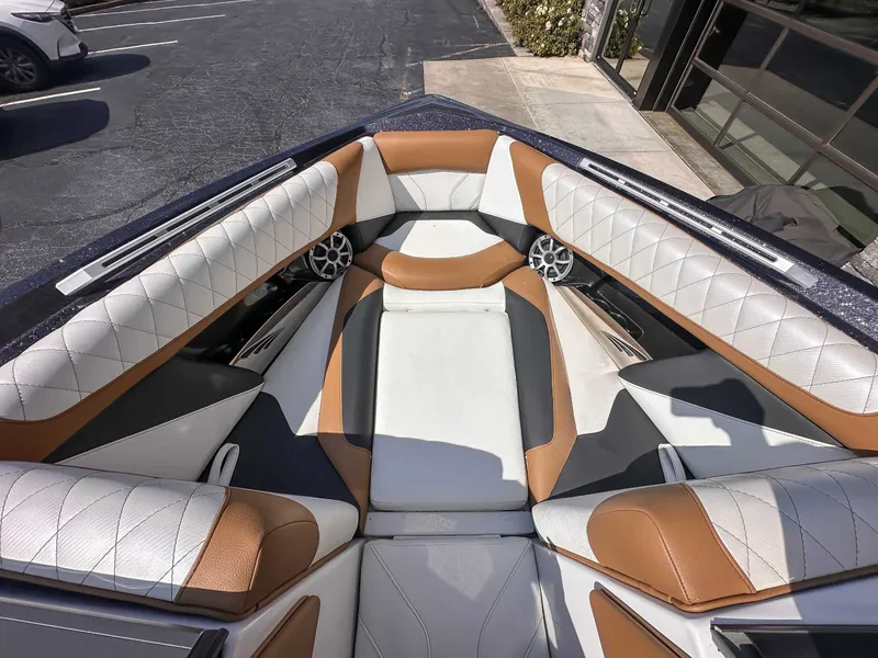 Slide: The Image of Tigé Z1 2017 - 12