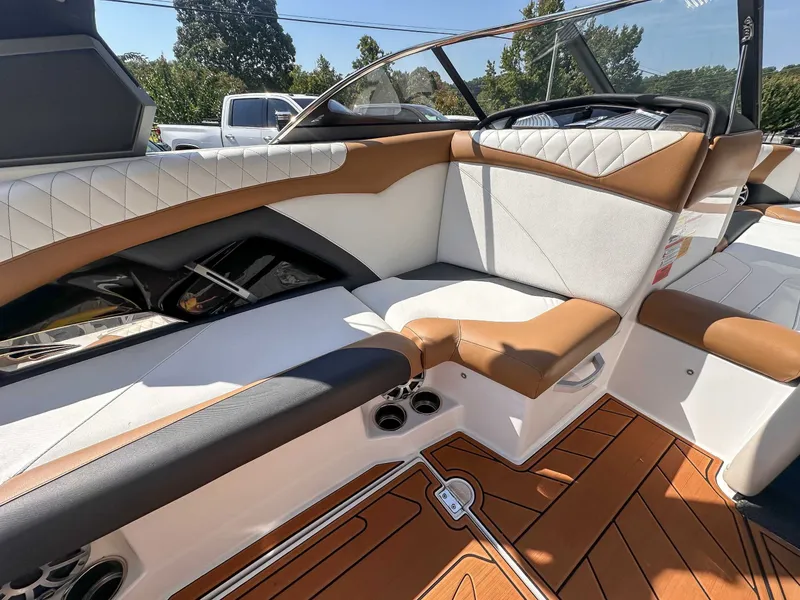 Slide: The Image of Tigé Z1 2017 - 13