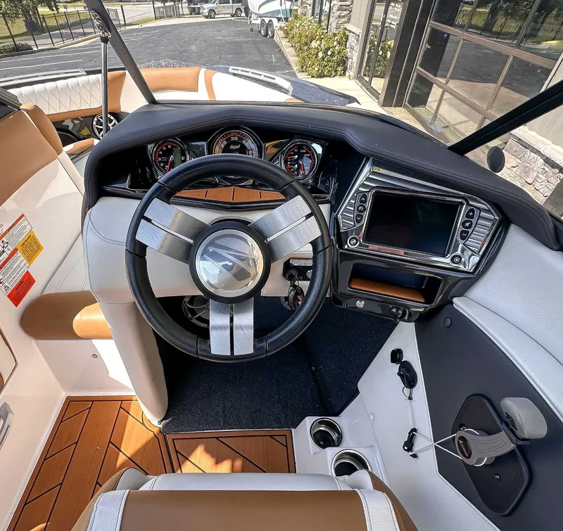 Slide: The Image of Tigé Z1 2017 - 15