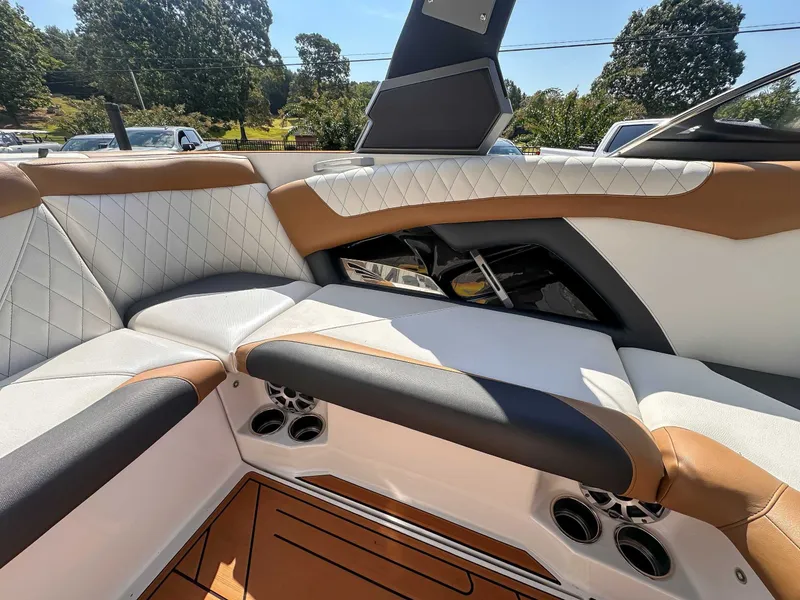 Slide: The Image of Tigé Z1 2017 - 18