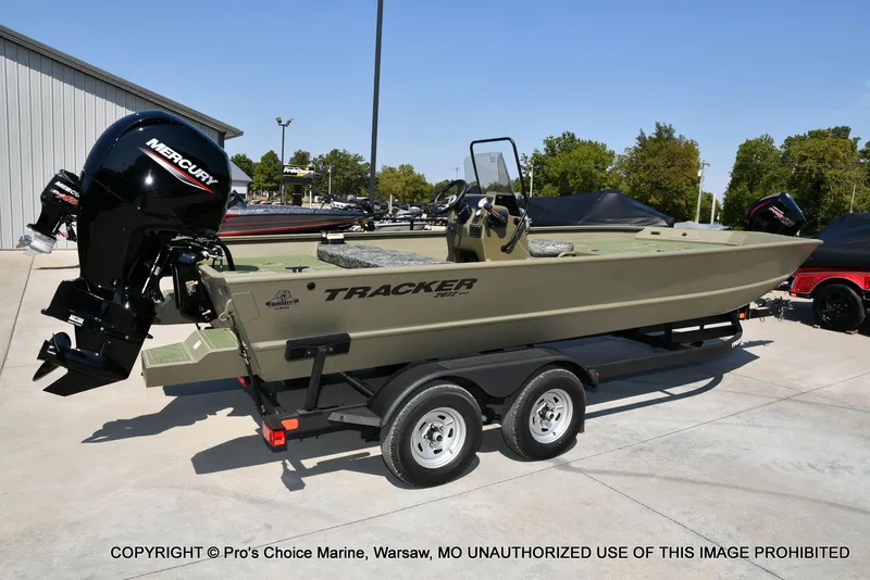 Slide: The Image of Tracker Grizzly 2072 CC 2026 - 59