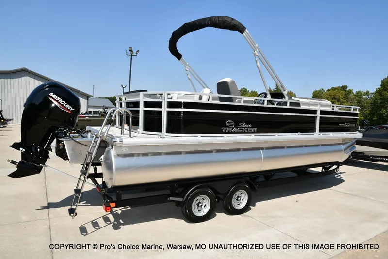Slide: The Image of Sun Tracker FISHIN' BARGE 22 DLX w/150HP Mercury 4 Stroke 2026 - 13