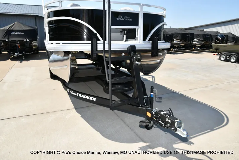 Slide: The Image of Sun Tracker FISHIN' BARGE 22 DLX w/150HP Mercury 4 Stroke 2026 - 21