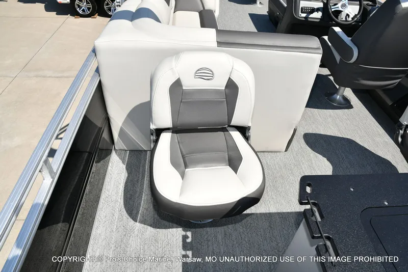 Slide: The Image of Sun Tracker FISHIN' BARGE 22 DLX w/150HP Mercury 4 Stroke 2026 - 67