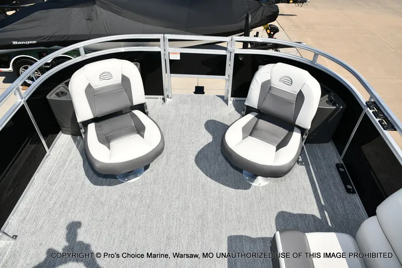 Slide: The Image of Sun Tracker FISHIN' BARGE 22 DLX w/150HP Mercury 4 Stroke 2026 - 84