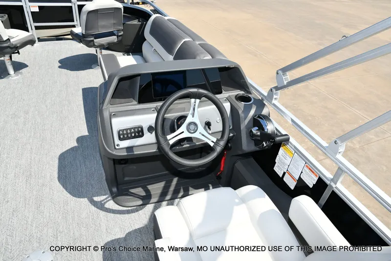 Slide: The Image of Sun Tracker FISHIN' BARGE 22 DLX w/150HP Mercury 4 Stroke 2026 - 9