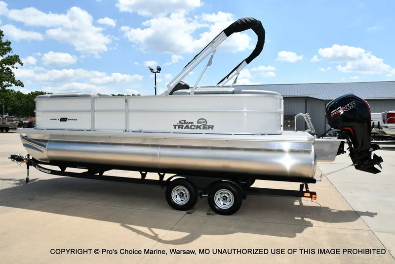 Slide: The Image of Sun Tracker Party Barge 22 DLX STORM DAMAGE DISCOUNT 2026 - 23